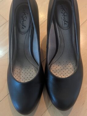 Life Stride Soft Black Women's Classic Comfort Pump